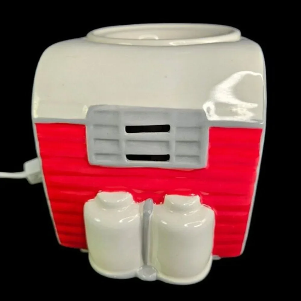 Scentsy Road Less Traveled Shasta Camper Trailer Full Size Wax Warmer Retir READ